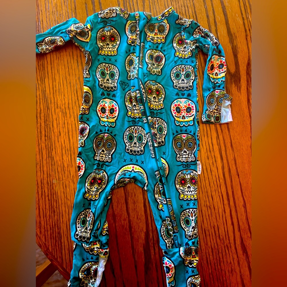 Gigi and maxx sugar skulls 3 months